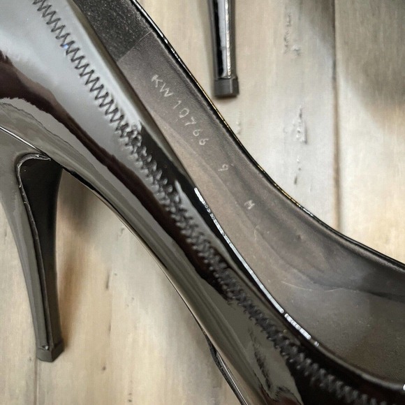 Stuart Weitzman Patent Leather Peep Toe Heels Black Size 9 Excellent! - Picture 4 of 8